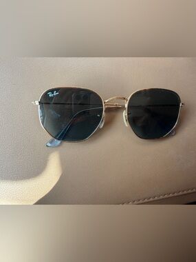 Ray-Ban Gold Frame Black Lens Men's Sunglasses